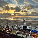 Surf Camp San Sebastian Partyhostel Bed and breakfast