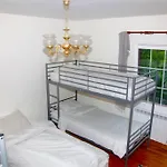 Bed and breakfast Surf Camp San Sebastian Partyhostel