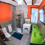 Surf Camp San Sebastian Partyhostel * Aia