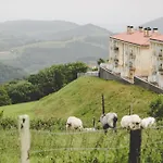 Bed and breakfast Surf Camp San Sebastian Partyhostel Aia