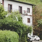 Surf Camp San Sebastian Partyhostel Bed and breakfast
