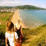 Bed and breakfast Surf Camp San Sebastian Partyhostel Aia