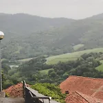 Bed and breakfast Surf Camp San Sebastian Partyhostel *