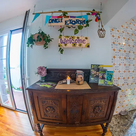 فندق مبيت وإفطار Surf Camp San Sebastian Partyhostel Aia