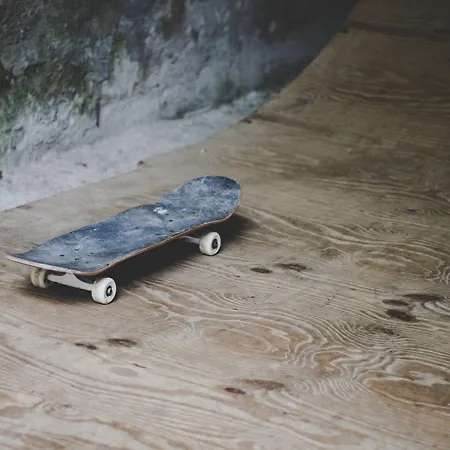 Surf Camp San Sebastian Partyhostel * Aia