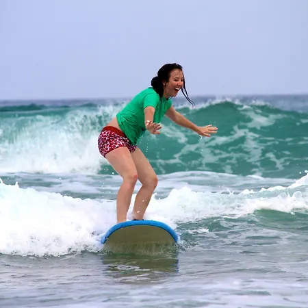 Surf Camp San Sebastian Partyhostel فندق مبيت وإفطار