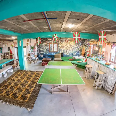 Surf Camp San Sebastian Partyhostel *