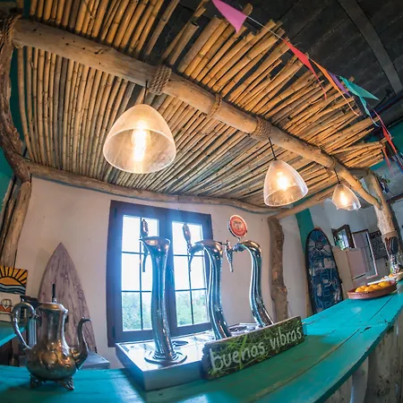 Surf Camp San Sebastian Partyhostel فندق مبيت وإفطار Aia
