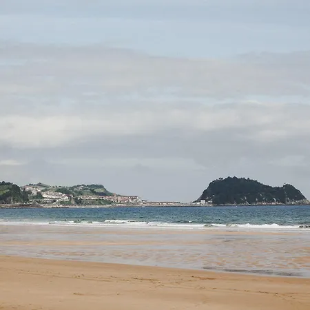 Surf Camp San Sebastian Partyhostel *
