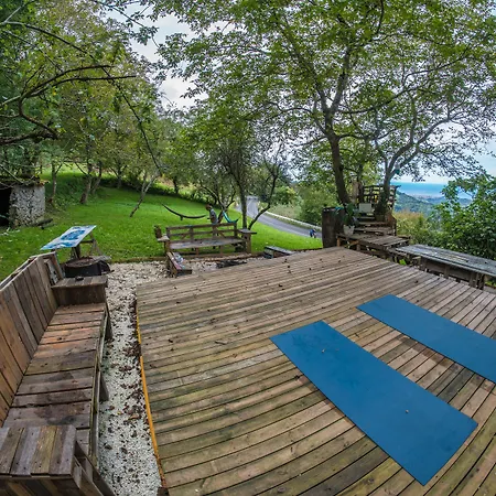 Surf Camp San Sebastian Partyhostel فندق مبيت وإفطار Aia