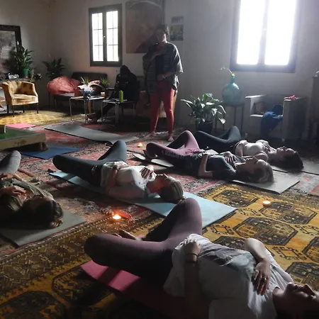 Bed & Breakfast Surf Camp San Sebastian Partyhostel