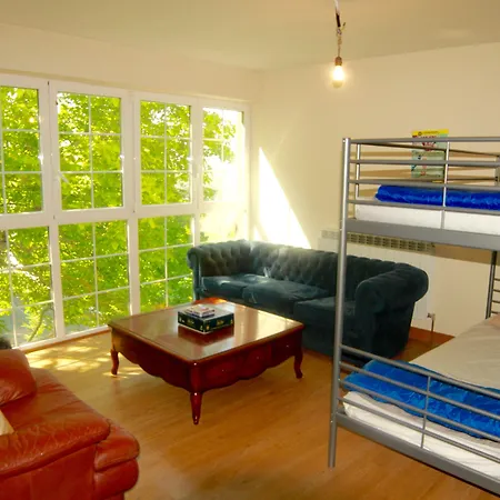 فندق مبيت وإفطار Surf Camp San Sebastian Partyhostel