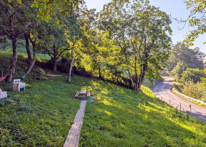 Bed & Breakfast Surf Camp San Sebastian Partyhostel Aia