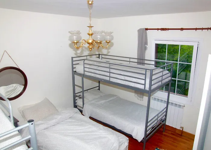 Bed & Breakfast Surf Camp San Sebastian Partyhostel