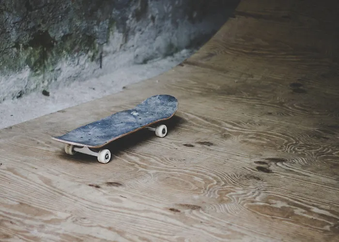 Surf Camp San Sebastian Partyhostel * Aia