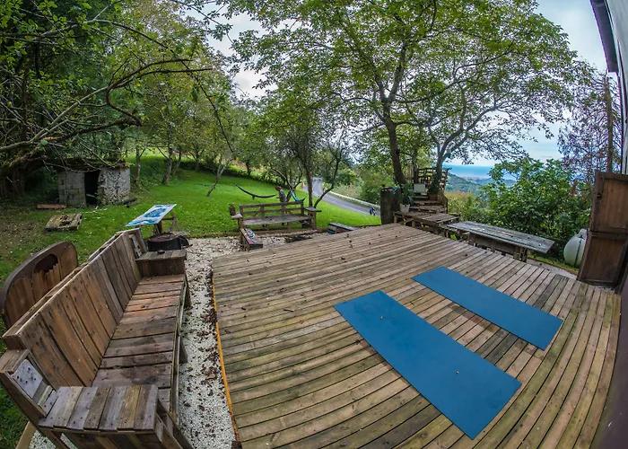 Surf Camp San Sebastian Partyhostel Bed & Breakfast Aia