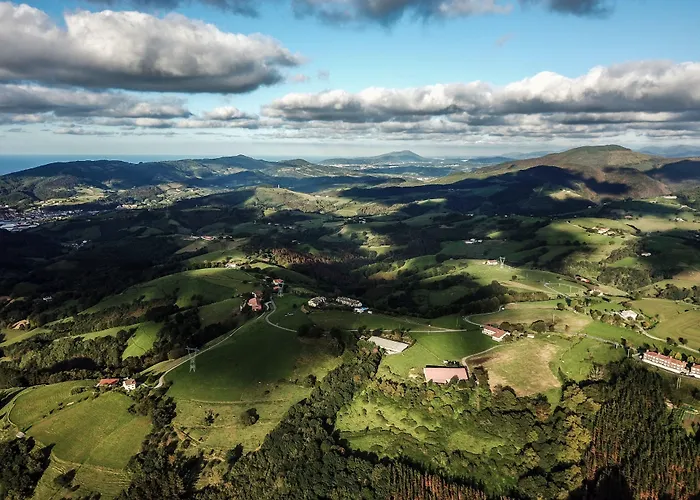 Bed & Breakfast Surf Camp San Sebastian Partyhostel