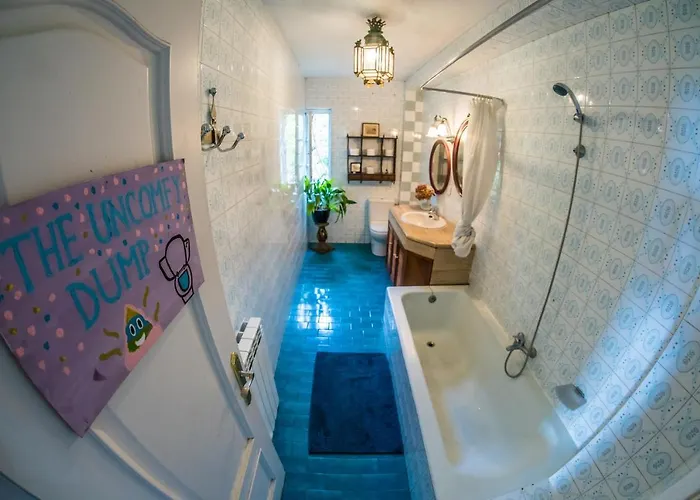 Surf Camp San Sebastian Partyhostel Bed & Breakfast