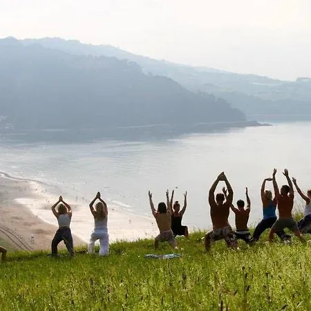 Surf Camp San Sebastian Partyhostel *