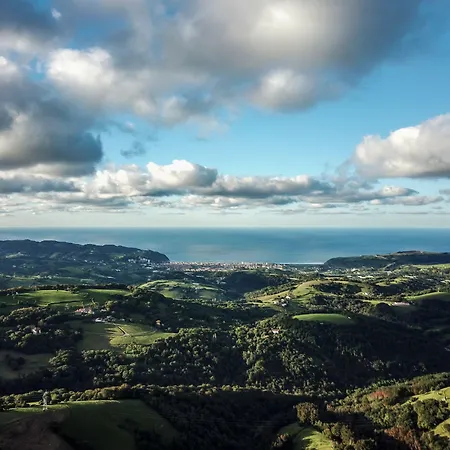 Bed and breakfast Surf Camp San Sebastian Partyhostel *