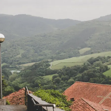 Couette-café Surf Camp San Sebastian Partyhostel *