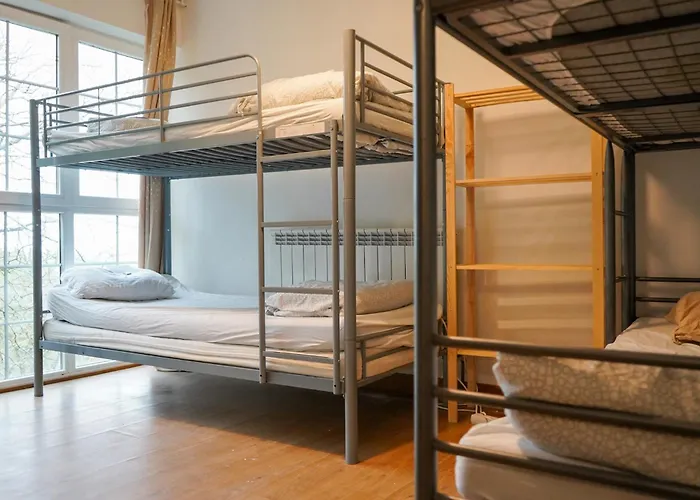 Bed & Breakfast Surf Camp San Sebastian Partyhostel