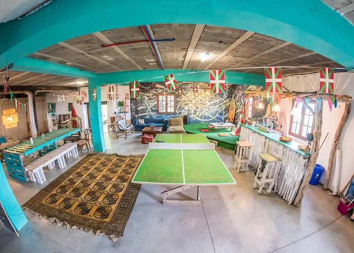 Surf Camp San Sebastian Partyhostel *