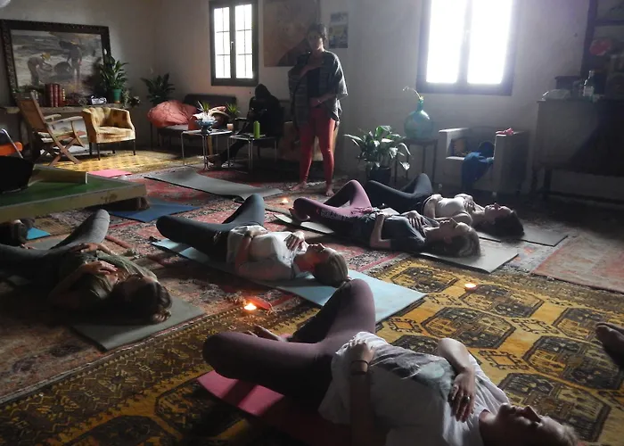 Bed & Breakfast Surf Camp San Sebastian Partyhostel