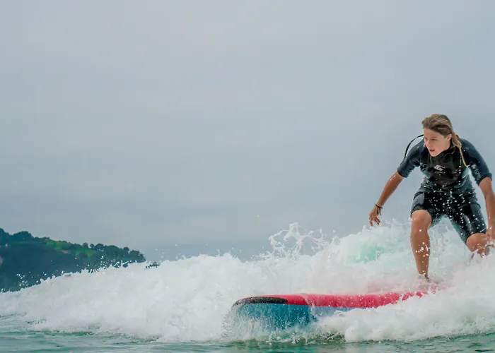 Bed & Breakfast Surf Camp San Sebastian Partyhostel *