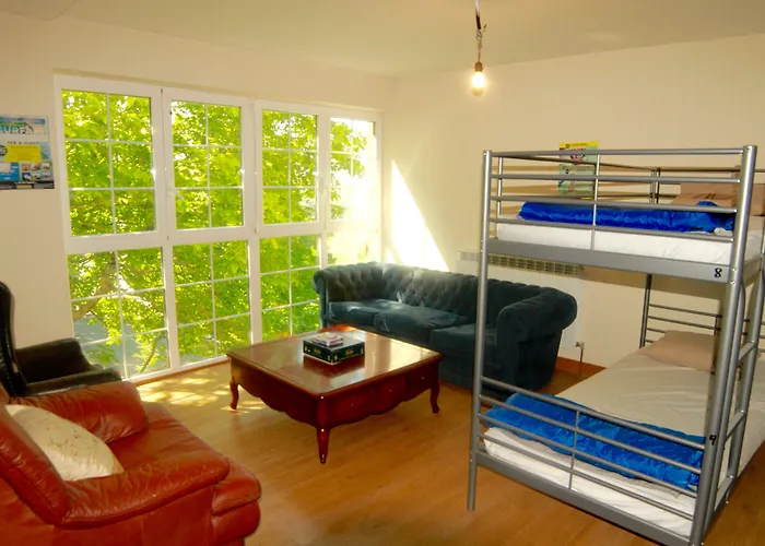 Bed & Breakfast Surf Camp San Sebastian Partyhostel