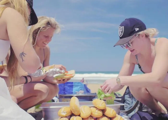 Surf Camp San Sebastian Partyhostel Bed & Breakfast *